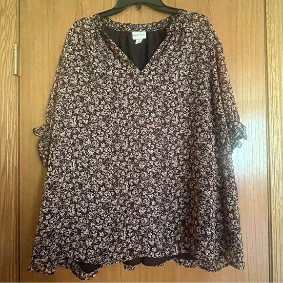 Ava & Viv Tops - Ava & Viv Black and Cream Floral Blouse